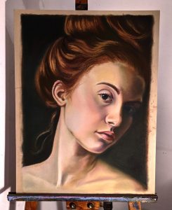 Retrato de mujer con cabello rizado en tonos castaños, obra de arte en óleo, escuela de arte en Barcelona, clases de dibujo y pintura, alumnos de arte en Barcelona.