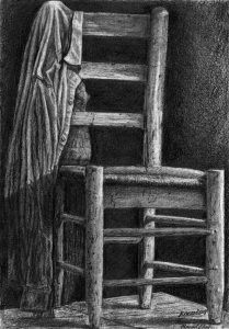 Banco de madera y prenda de ropa colgada en un entorno en blanco y negro, exhibiendo técnicas de dibujo realista y sombreado.